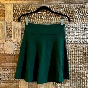 💚 EUC J Crew dark green sweater skater skirts sz S
